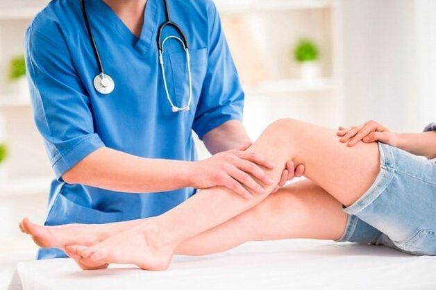A phlebologist treats varicose veins of the legs. 